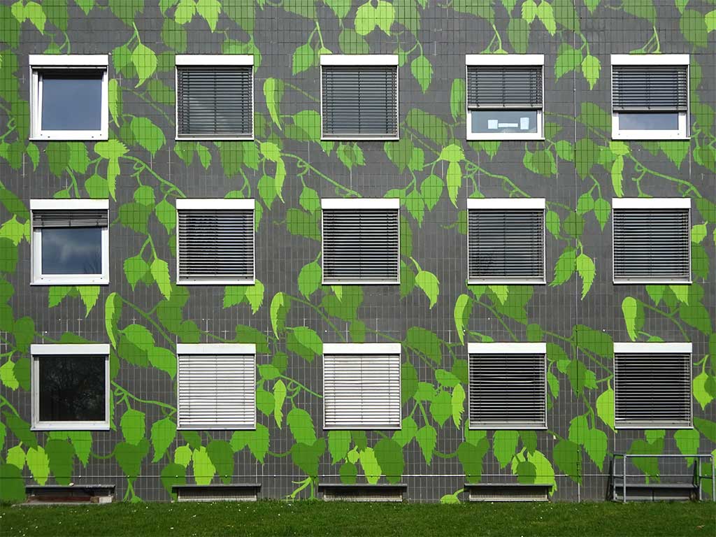 Pflanzenwelt-Muster über die gesamte Hausfassade